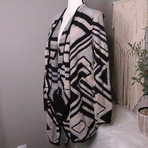 Lucky Brand | Cascade front Aztec Cardigan Medium - Picture 1 of 6
